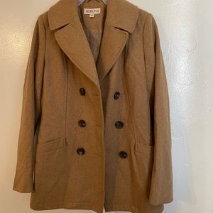 Beautiful beige/ neutral coat
